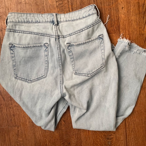 Kendall and Kylie Denim Jeans - Picture 3 of 3